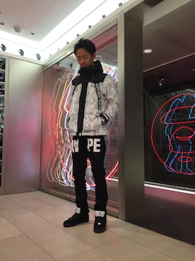 「AAPE BY A BATHING APE（エーエイプバイアベイシングエイプ）のアイテム（ジャケット/アウター）」を使った、早坂 祥平さん（メンズ・175cm）の秋コーディネート