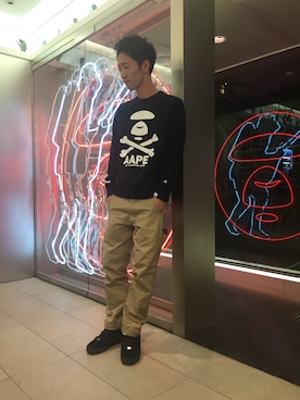 「AAPE BY A BATHING APE（エーエイプバイアベイシングエイプ）のAAPE Big Quantity Crew Swe（スウェット、ブラック系）」を使った、早坂 祥平さん（メンズ・175cm）の秋コーディネート