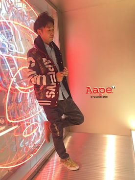「AAPE BY A BATHING APE（エーエイプバイアベイシングエイプ）のAAPE Fancy Button Sweat（スウェット、ブルー系）」を使った、早坂 祥平さん（メンズ・175cm）の秋コーディネート