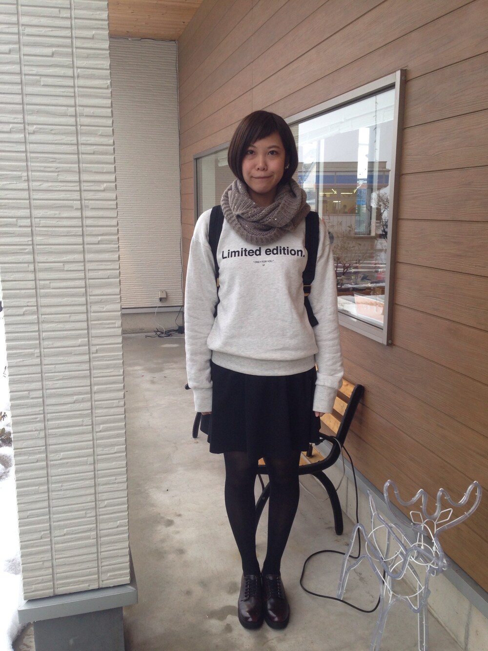 「ZARA、スヌード」｜「Marc by Marc JacobsのDOMO ARIGATO_MINI PACKRAT（バックパック/リュック、ブラック系）」を使った、mayaさん（レディース・161cm）の冬コーディネートの1枚目の写真