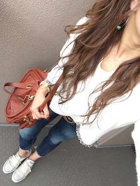 「Ungrid（アングリッド）のインディゴフレイドヘムストスリ（デニムパンツ）」を使った、長谷千沙さん（レディース・158cm）の秋コーディネート