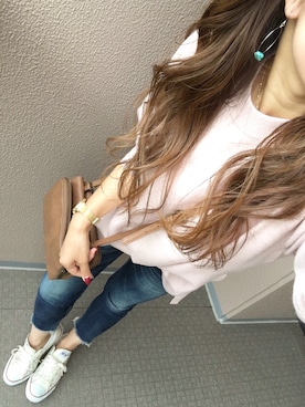 「Ungrid（アングリッド）のインディゴフレイドヘムストスリ（デニムパンツ）」を使った、長谷千沙さん（レディース・158cm）の秋コーディネート