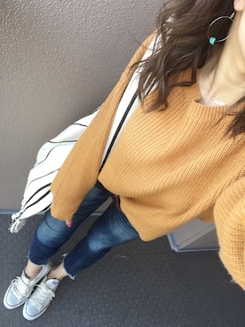 「Ungrid（アングリッド）のインディゴフレイドヘムストスリ（デニムパンツ）」を使った、長谷千沙さん（レディース・158cm）の秋コーディネート