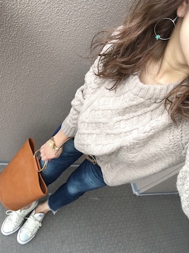 「Ungrid（アングリッド）のインディゴフレイドヘムストスリ（デニムパンツ）」を使った、長谷千沙さん（レディース・158cm）の秋コーディネート