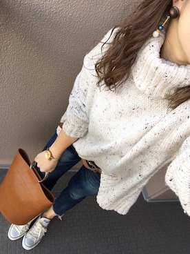 「Ungrid（アングリッド）のインディゴフレイドヘムストスリ（デニムパンツ）」を使った、長谷千沙さん（レディース・158cm）の秋コーディネート