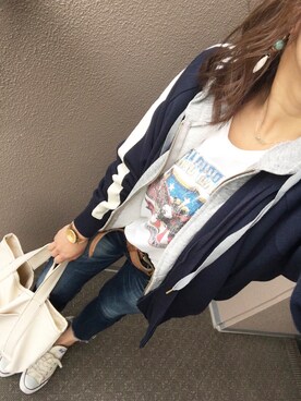 「Ungrid（アングリッド）のインディゴフレイドヘムストスリ（デニムパンツ）」を使った、長谷千沙さん（レディース・158cm）の秋コーディネート