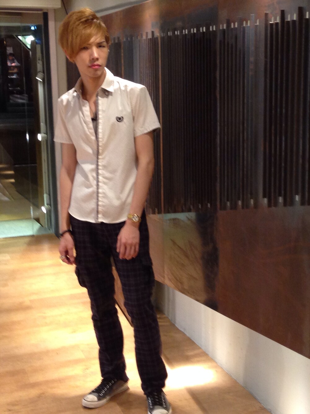 「ootd、STYLE、men、fashion、チェックシャツ、チェック、converse、comme ca ism、armaniexchange、BALMAIN」｜「COMME CA ISMの半袖柄シャツ（シャツ/ブラウス、ホワイト系）」を使った、馬 偉軒さん（メンズ・173cm）の夏コーディネートの1枚目の写真