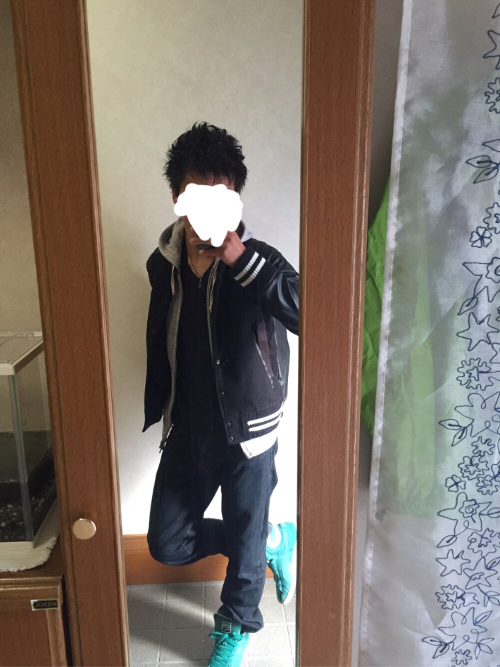 「UNUSEDのアイテム（スタジャン、ブラック系）」を使った、m5さん（メンズ・170cm）の秋コーディネートの1枚目の写真