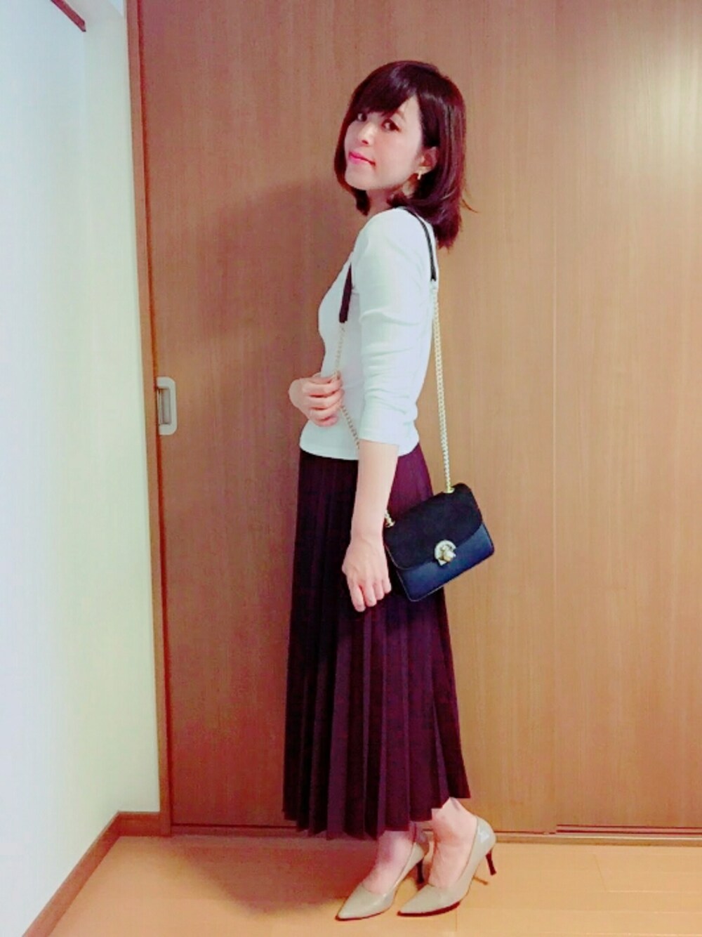 「ロングスカート、UNIQLO、UNIQLOコーデ、ユニクロ、チェーンバッグ、ZARA、パンプス、シンプルコーデ」｜「UNIQLOのアイテム（スカート、パープル系）」を使った、saichocoさん（レディース・158cm）の秋コーディネートの1枚目の写真
