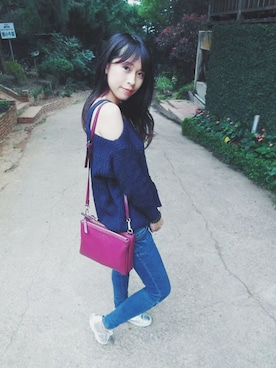 「SUPERGA（スペルガ）のアイテム（シューズ）」を使った、Emily Chenさん（レディース・163cm）の秋コーディネート