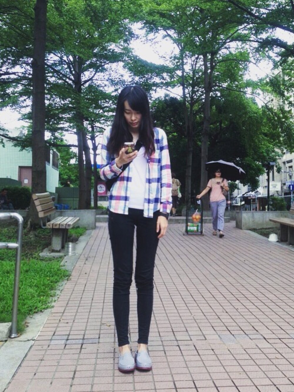「NIKEのWEGO/NIKE フッドウエストバック（ボディバッグ/ウエストポーチ、ブラック系）」を使った、Swan Duさん（レディース・166cm）の秋コーディネートの1枚目の写真