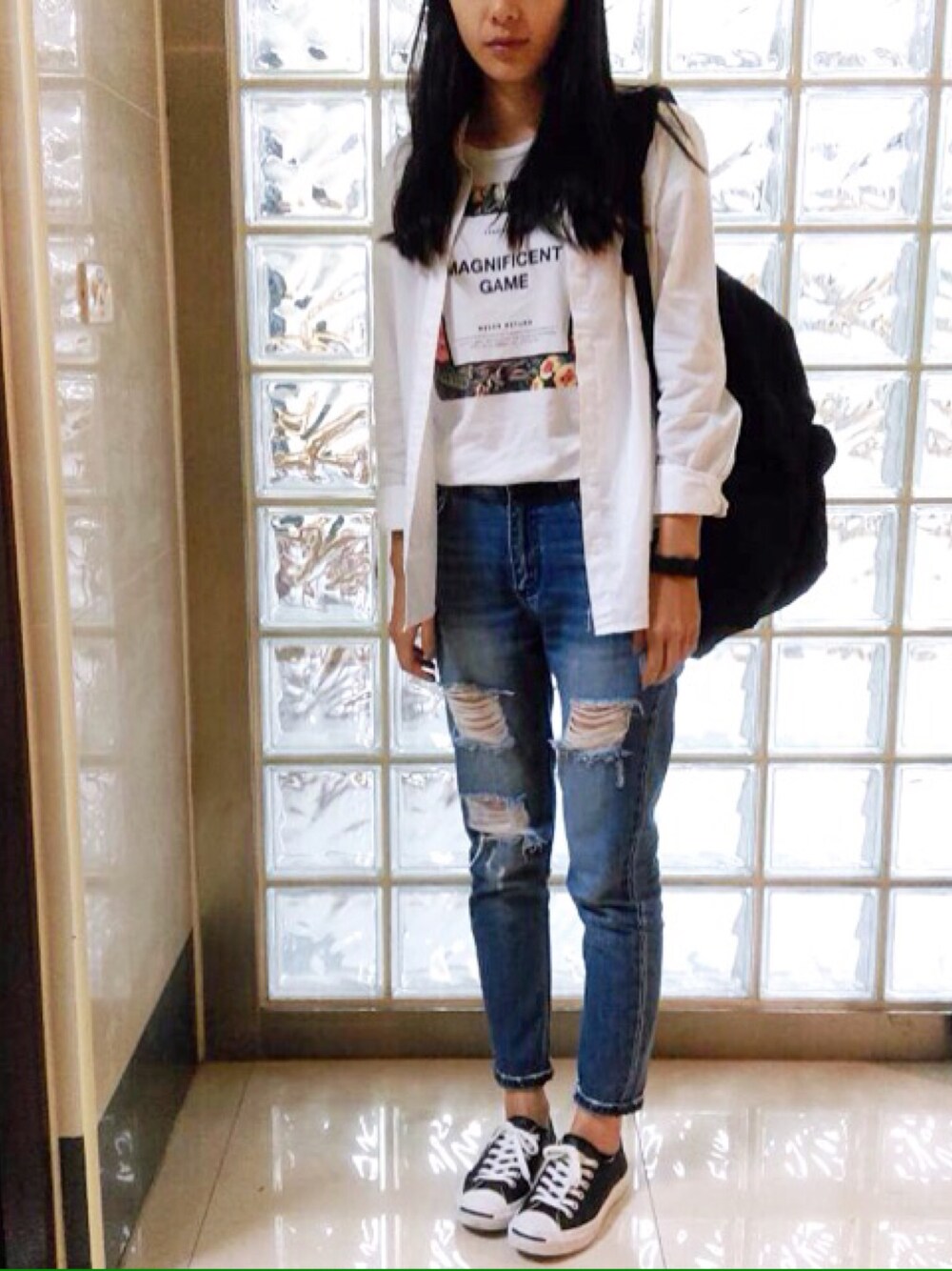 「PAZZOのアイテム（デニムパンツ、ブルー系）」を使った、Swan Duさん（レディース・166cm）の秋コーディネートの1枚目の写真