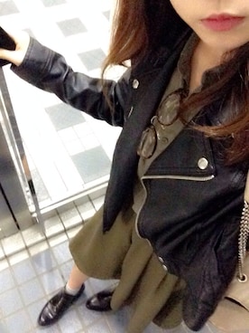 「カーキシャツ」｜「アイテム（ブーティ）」を使った、momokoさん（レディース・158cm）の秋コーディネート