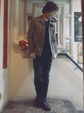 「Pledge（プレッジ）のアイテム（トップス）」を使った、Ka Wai Liangさん（メンズ・170cm）の春コーディネート