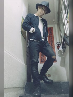 「Pledge（プレッジ）のアイテム（トップス）」を使った、Ka Wai Liangさん（メンズ・170cm）の春コーディネート