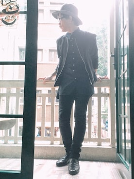 「initial（イニシャル）のアイテム（シューズ）」を使った、Ka Wai Liangさん（メンズ・170cm）の秋コーディネート