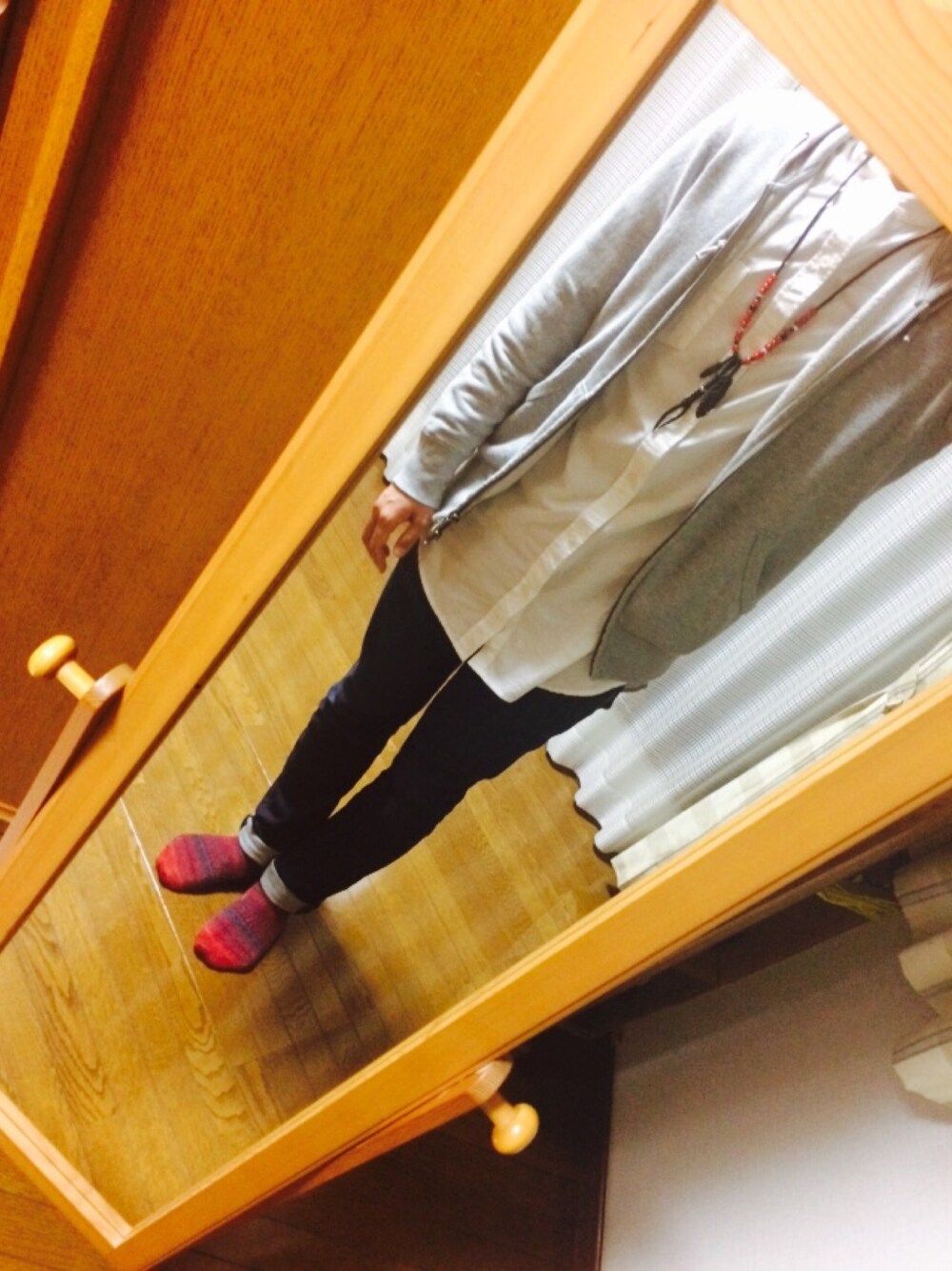 「シンプルコーデ、おしゃれになりたい、おしゃれさんと繋がりたい、パーカー」｜「Levi'sのアイテム（デニムパンツ、ブルー系）」を使った、Yさん（メンズ・171cm）の秋コーディネートの1枚目の写真