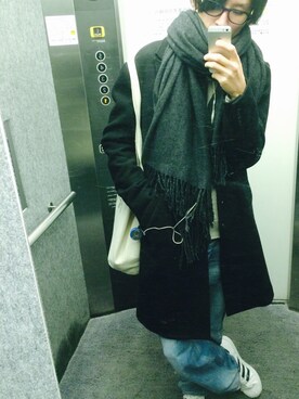 「SAINT LAURENT PARIS（サンローランパリ）のアイテム（トレンチコート）」を使った、meloさん（メンズ・174cm）の冬コーディネート