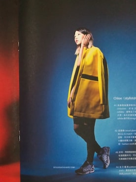 「KENZO（ケンゾー）のアイテム（ノーカラージャケット）」を使った、Chloe Makさん（レディース・168cm）の夏コーディネート