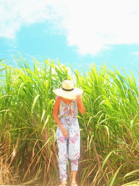 「沖縄」｜「アイテム（サロペット/オーバーオール）」を使った、yuitaneさん（レディース・169cm）の夏コーディネート