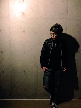 「DOWBL（ダブル）のアイテム（ライダースジャケット）」を使った、吉澤諒太郎さん（メンズ・177cm）の冬コーディネート