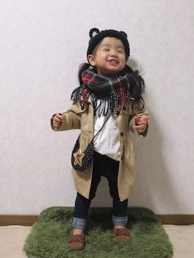 「チェックマフラー」｜「アイテム（トレンチコート）」を使った、uuume＊さん（キッズ・80cm）の秋コーディネート