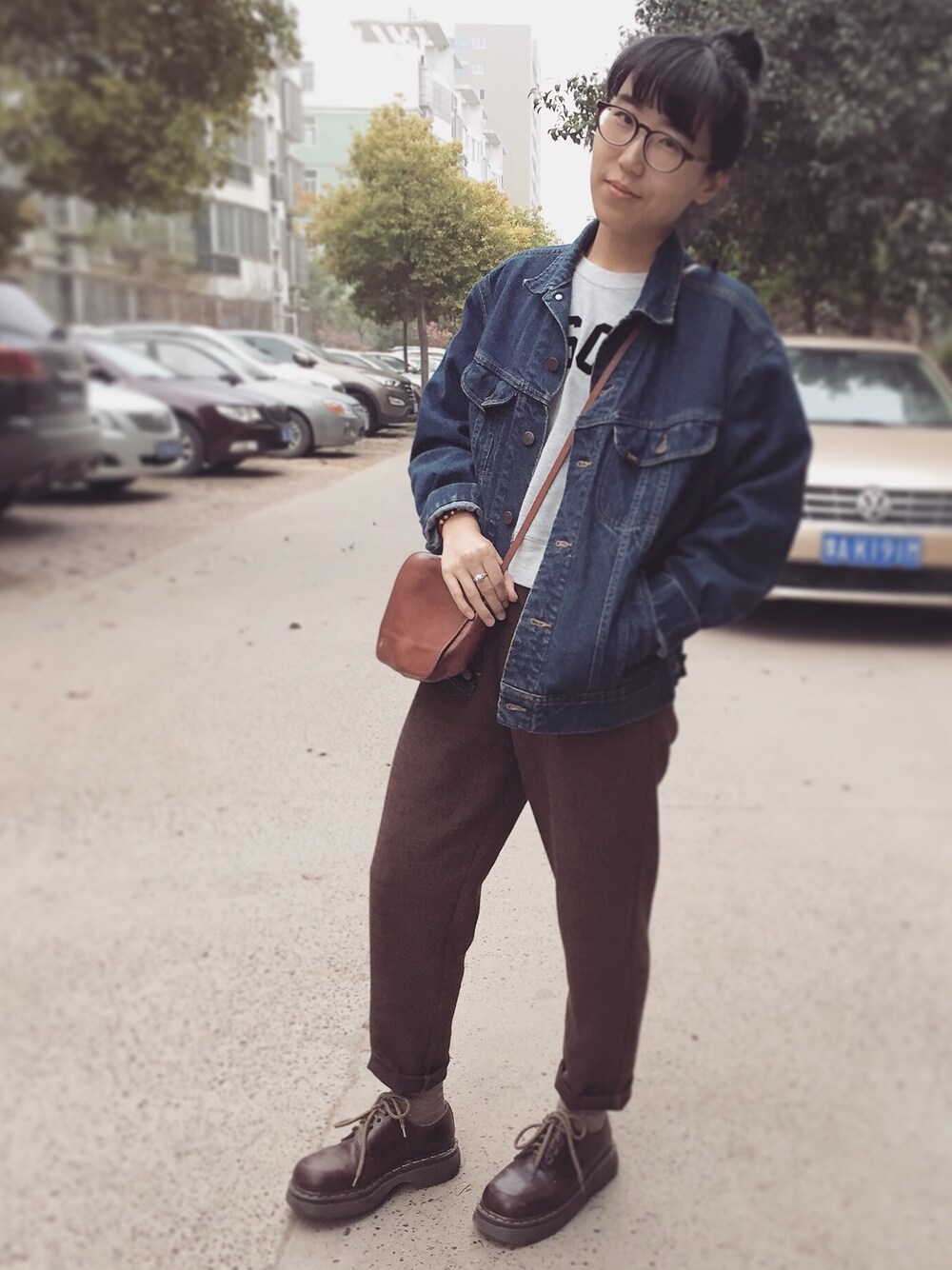 「used、LEE、Dr.Martens、古着」｜「w closetのアイテム（パーカー、グレー系）」を使った、CCCAAAATTTTTさん（レディース・160cm）の春コーディネートの1枚目の写真