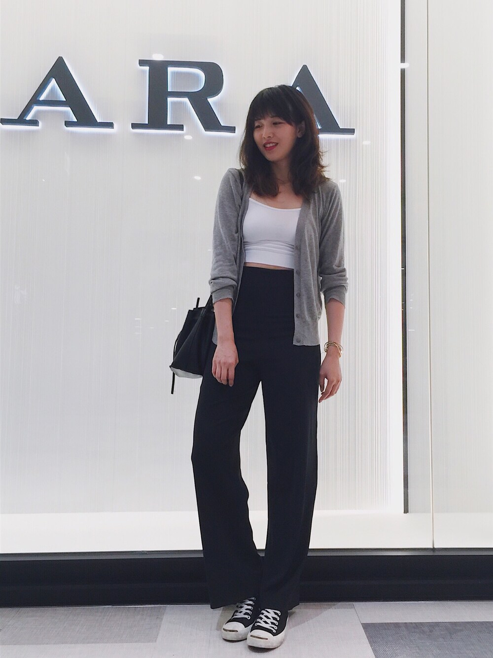 「夏コーデ、ootd、休日スタイル、summer、黒、白」｜「Korean designのアイテム（パンツ、ブラック系）」を使った、Sun Weiweiさん（レディース・165cm）の夏コーディネートの1枚目の写真
