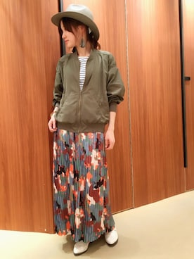 「OSMOSIS（オズモーシス）のアイテム（ブルゾン）」を使った、じゃすみんさん（レディース・155cm）の春コーディネート
