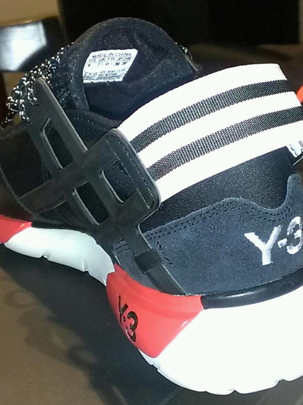 「Y-3」｜「Y-3のQASA RACER（スニーカー、ブラック系）」を使った、YOSHIKI-Tさん（メンズ・170cm）の冬コーディネートの1枚目の写真