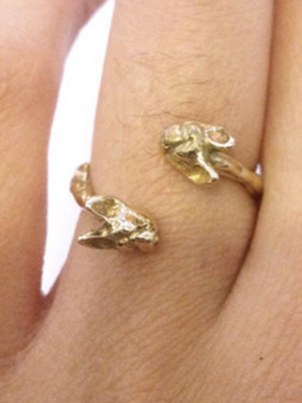 「#ring #jewelry #verameat #frenchie #inspiration #adjustable 」｜「VERAMEATのFrenchie Kiss（リング、ゴールド系）」を使った、VERAMEATさん（レディース・31cm）の夏コーディネートの1枚目の写真