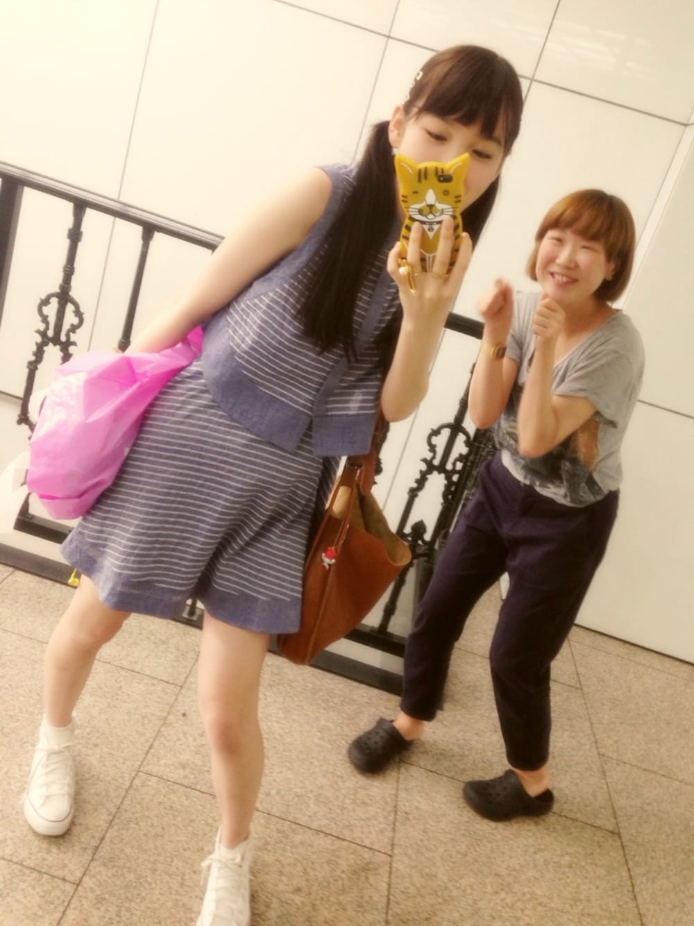 「rich-のワンピース
セットアップ（ワンピース、ブルー系）」を使った、飯豊まりえさん（レディース・167cm）の夏コーディネートの1枚目の写真