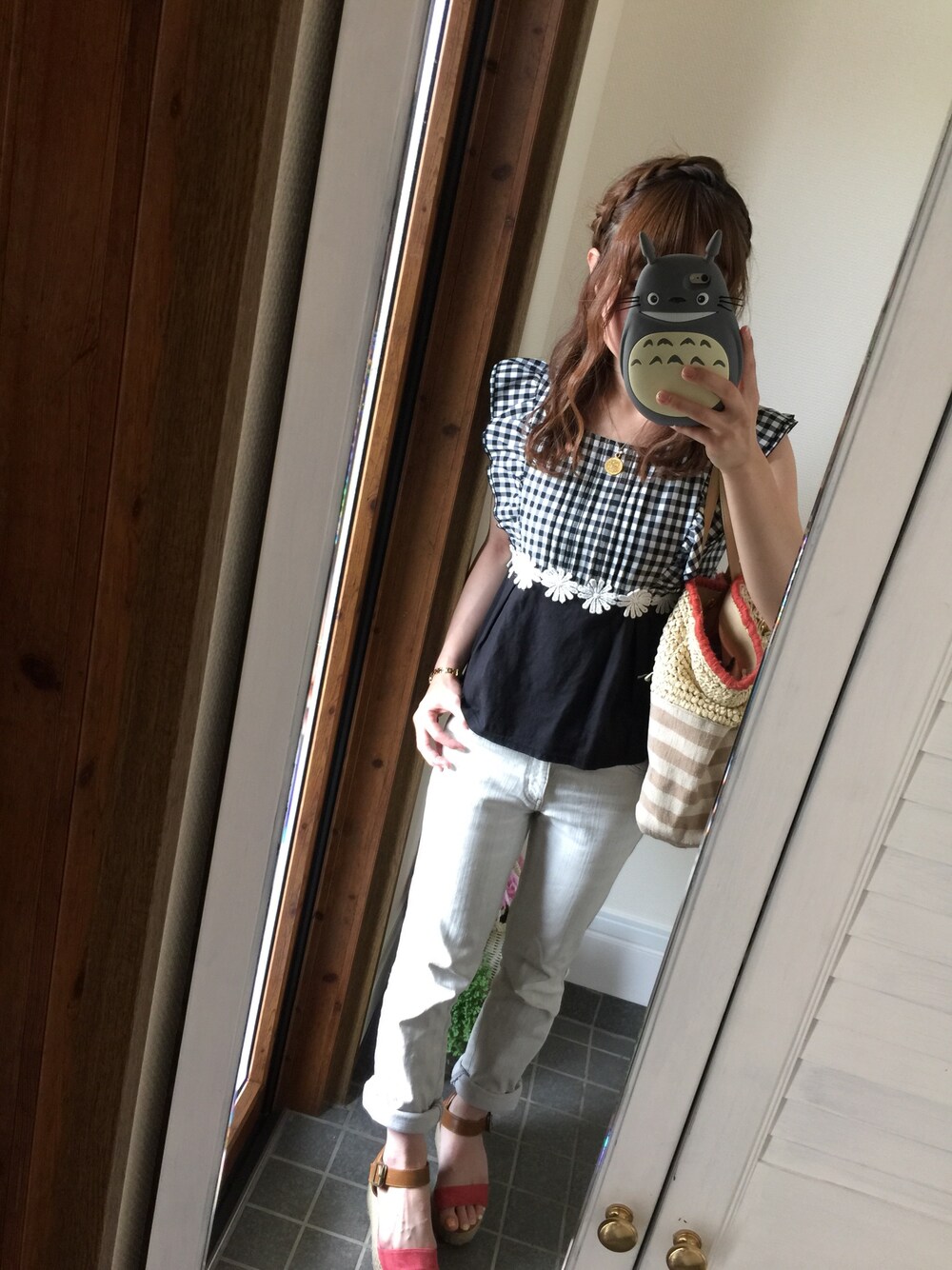 「flowerのアイテム（トップス、ブラック系）」を使った、yukkosunさん（レディース・153cm）の夏コーディネートの1枚目の写真