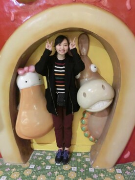 「遊園地」｜「アイテム（その他アウター）」を使った、エミリー🐇さん（レディース・167cm）の春コーディネート