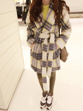 「アイテム（その他アウター、イエロー系）」を使った、NIPONJJUYAさん（レディース・165cm）の冬コーディネート