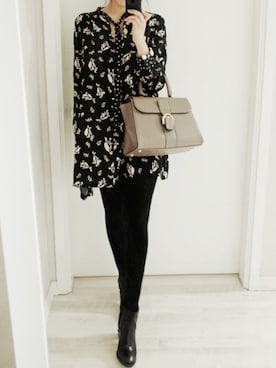 「アイテム（ヘアゴム）」を使った、NIPONJJUYAさん（レディース・165cm）の冬コーディネート