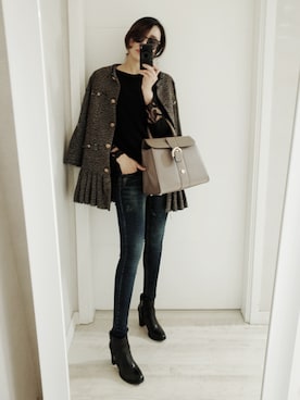 「アイテム（ノーカラージャケット、グレー系）」を使った、NIPONJJUYAさん（レディース・165cm）の冬コーディネート