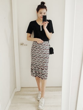 「Vネック」｜NIPONJJUYAさん（レディース・165cm）の春コーディネート