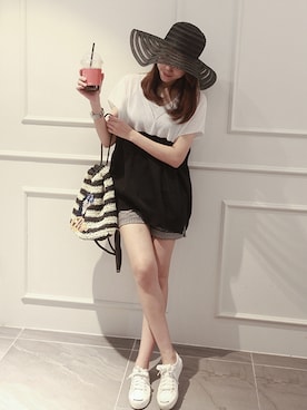 「ストライプ」｜「アイテム（アナログ腕時計）」を使った、NIPONJJUYAさん（レディース・165cm）の夏コーディネート