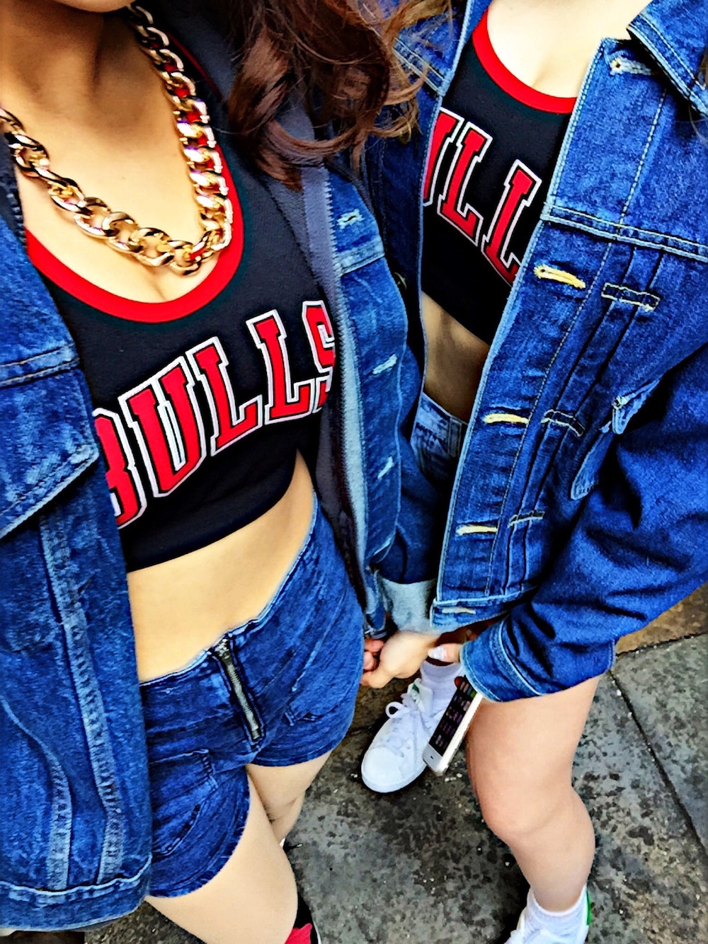 「デニム、AIR JORDAN、aj1、Bulls、Bershka、ストリート、ゴールドアクセ、ジージャン、デニムオンデニム、ペアルック」｜「Levi'sのアイテム（デニムジャケット、ブルー系）」を使った、🐯ゆかぺこり🐯さん（レディース・150cm）の春コーディネートの1枚目の写真