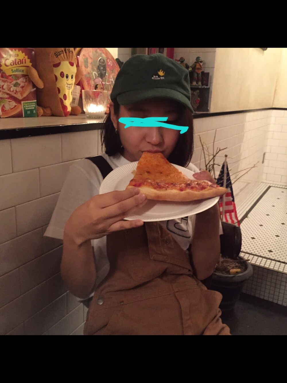 「ピザ、carhartt、オーバーオール、指きもい」｜「pizzaのアイテム（その他、オレンジ系）」を使った、🐯ゆかぺこり🐯さん（レディース・152cm）の秋コーディネートの1枚目の写真