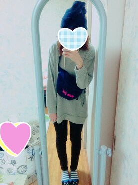 「アイテム（ボディバッグ/ウエストポーチ、ブルー系）」を使った、Rinrinさん（レディース・164cm）の秋コーディネート