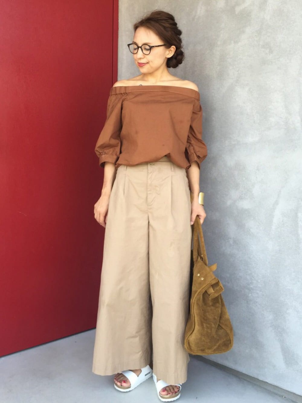 「テラコッタ、ワイドパンツ、ユニクロ、ビルケンシュトック、ヘアアレンジ、大人カジュアル、ちびーず」｜「Spick & Spanのアイテム（シャツ/ブラウス、ブラウン系）」を使った、かおりりいさん（レディース・150cm）の夏コーディネートの1枚目の写真