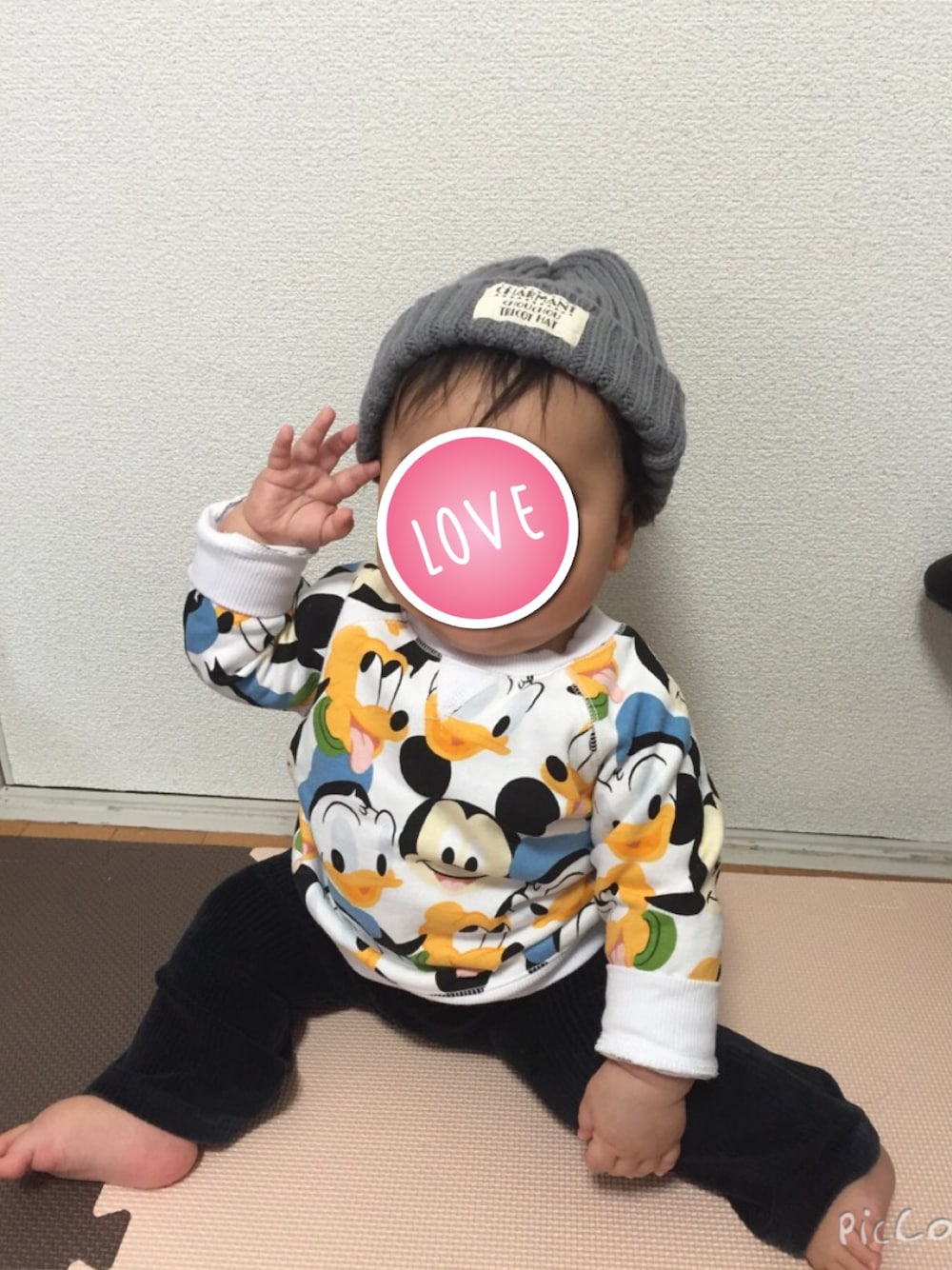 「80cm、おとこのこ、生後7ヶ月、コムサ、H&M、ニット帽、ベビー、あかちゃん」｜「H&Mのアイテム（スウェット、ホワイト系）」を使った、ちくわさん（キッズ・80cm）の秋コーディネートの1枚目の写真