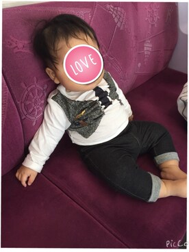 「H&M（エイチ・アンド・エム）のアイテム（Tシャツ/カットソー、ホワイト系）」を使った、ちくわさん（キッズ・80cm）の秋コーディネート