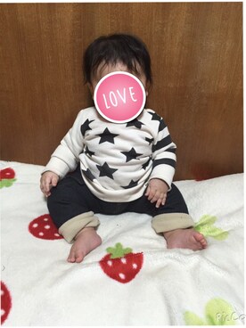 「西松屋（ニシマツヤ）のアイテム（ニット/セーター、ホワイト系）」を使った、ちくわさん（キッズ・80cm）の秋コーディネート
