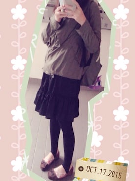 「earth music&ecology（アースミュージックアンドエコロジー）のアイテム（ワンピース、ブラック系）」を使った、小雪さん（レディース・161cm）の秋コーディネート