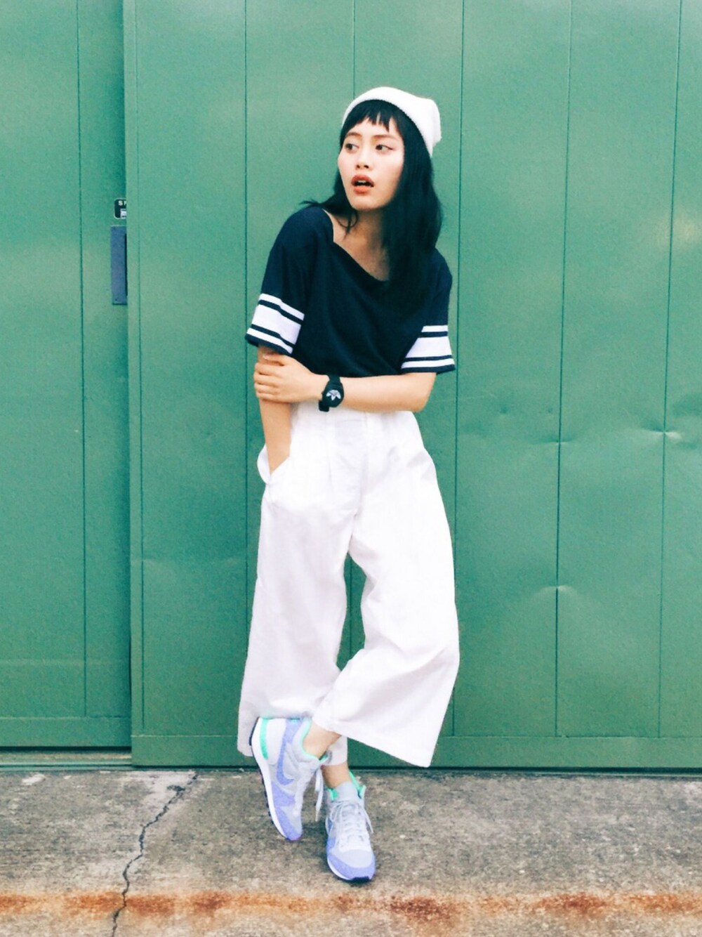 「ZOZO夏セール2015、adidas、NIKE、HELK、E hyphen world gallary、スニーカー、ガウチョパンツ」｜「E hyphen world galleryの*フロントタックワイドパンツ（その他パンツ、ホワイト系）」を使った、T Λ Eさん（レディース・158cm）の夏コーディネートの1枚目の写真