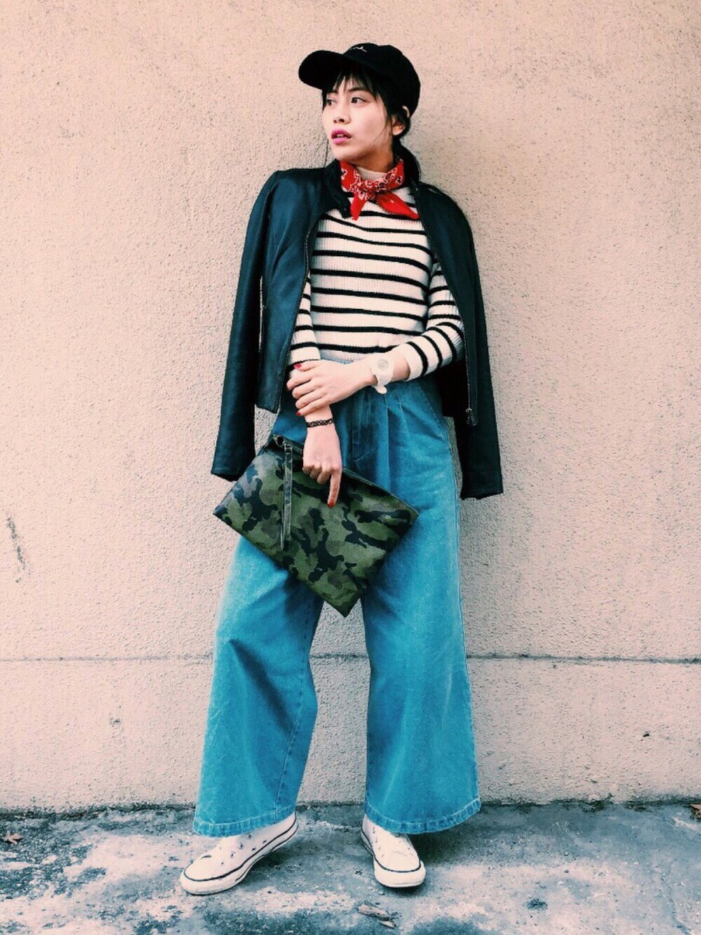 「デニム、春コーデ、ootd、ニット、ボーダー、キャップ、マリン、スニーカー、converse、KBF」｜「KaneZのLHP/エルエイチピー/KaneZ/ケインズ/Larry Clark POLO CAP （キャップ、ブラック系）」を使った、T Λ Eさん（レディース・158cm）の春コーディネートの1枚目の写真