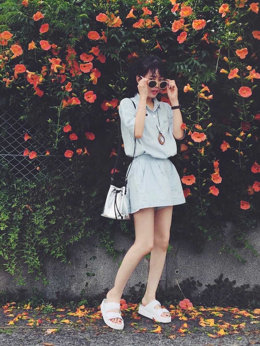 「シンプルコーデ、夏コーデ、オトナカジュアル、デニム、セットアップ、ショートパンツ、夏、ootd、minsshop、PLAKTON」｜「minsshopのアイテム（トップス、ブルー系）」を使った、T Λ Eさん（レディース・158cm）の夏コーディネートの1枚目の写真